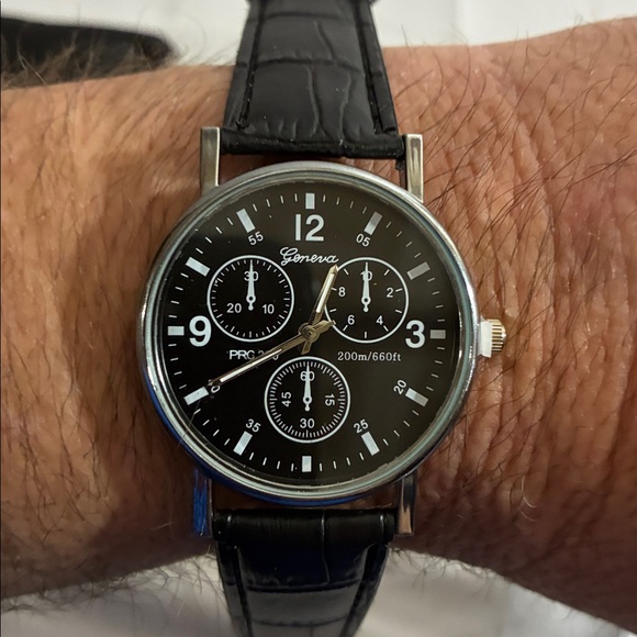 Geneva Watch Black Pleather Strap, Silver Case Gift Box Included - Picture 10 of 10